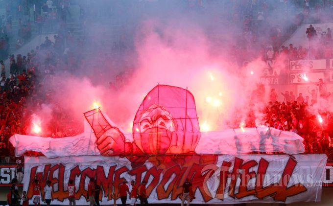 7 Suporter Sepak Bola Paling Kreatif Yang Ada Di Indonesia