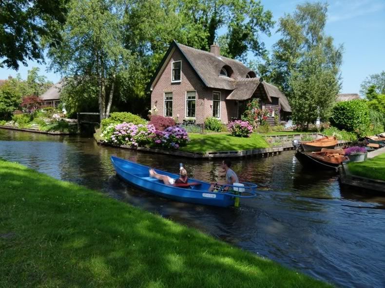 Giethoorn Si Desa tanpa jalan Di Belanda Giethoorn Si Desa tanpa jalan Di Belanda