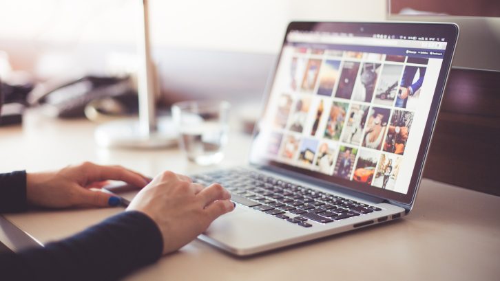 Penyedia layanan internet berlomba-lomba menawarkan berbagai paket internet WiFi dengan harga murah. (Foto: Pexels)
