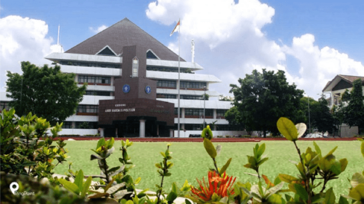 1. Universitas di Bogor: Institut Pertanian Bogor (IPB) 1. Universitas di Bogor: Institut Pertanian Bogor (IPB)