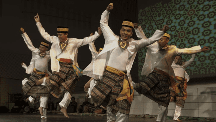 Tari Zapin kesenian khas kota Batam. (Foto: Liputan6.com)