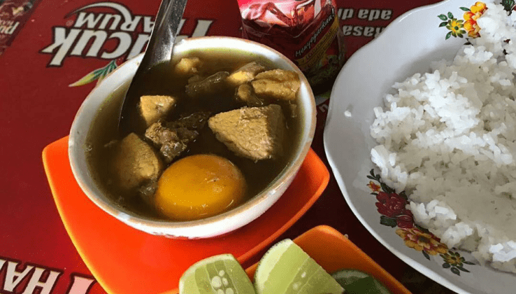 2. Kuliner Makassar: Pallubasa Onta
