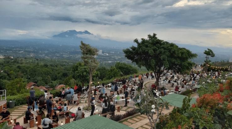 3. Kuliner Sentul: Taman Fathan Hambalang