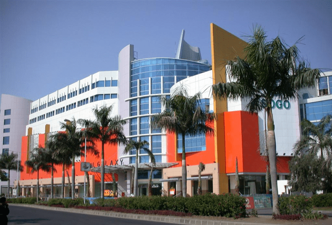 Galaxy Mall Surabaya diisi oleh tenant-tenant ternama dari brand dalam negeri maupun luar negeri. Galaxy Mall Surabaya diisi oleh tenant-tenant ternama dari brand dalam negeri maupun luar negeri.