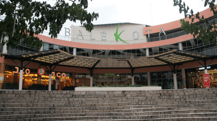 Jika bosan dengan kesibukan harian, ambil waktu sejenak dan nikmati fasilitas serta sentra kuliner yang ada di Mall Bale Kota. Jika bosan dengan kesibukan harian, ambil waktu sejenak dan nikmati fasilitas serta sentra kuliner yang ada di Mall Bale Kota.