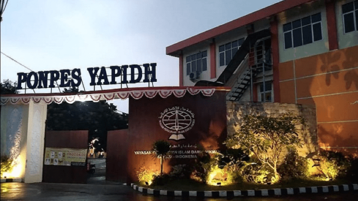 8. Pesantren di Bekasi: Perguruan Islam Darul Hikmah