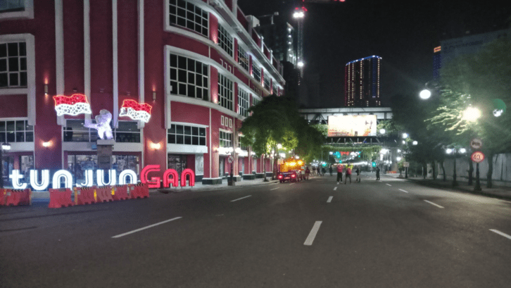 Alt Text - 3. Spot Foto di Surabaya- Jalan Tunjungan