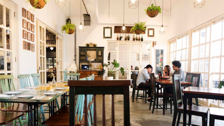 Suasana dan interior di Onni House membuat restoran ini terasa homey. (Foto: pingpoint.co.id)