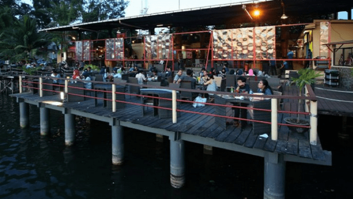 10 Tempat Buka Puasa Di Makassar Yang Bikin Auto Segar 10 Tempat Buka Puasa Di Makassar Yang Bikin Auto Segar