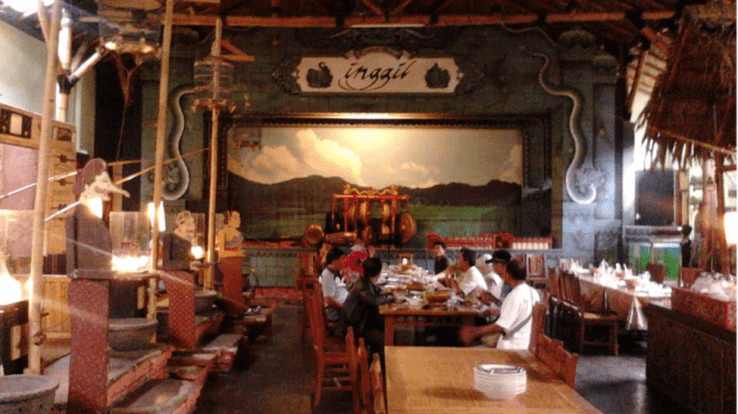 5. Tempat Buka Puasa di Malang: Rumah Makan Inggil