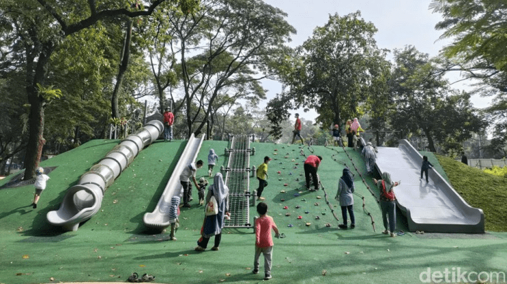 8. Tempat Healing di Jakarta: Tebet Eco Park