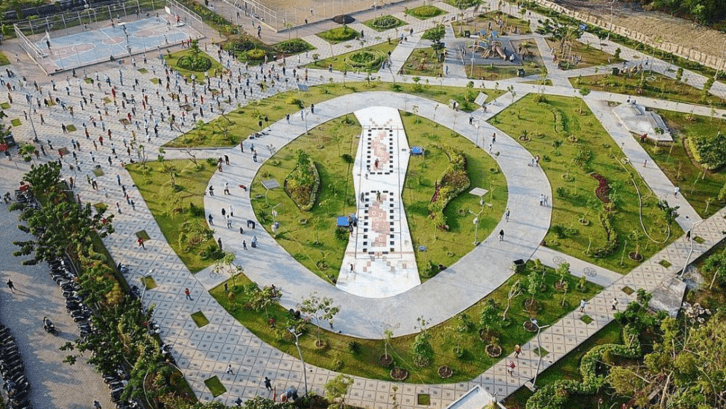 Taman Cahaya, salah satu taman favorit di Surabaya Barat, lengkap dengan fasilitas olahraga. (foto: ikilhojatim.com)