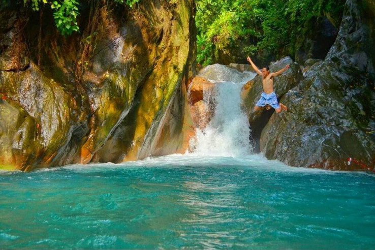 Tempat Wisata di Sentul: Curug Leuwi Hejo