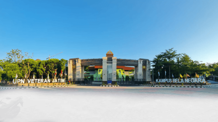 Gerbang kampus Universitas Pembangunan Nasional Veteran Jatim.