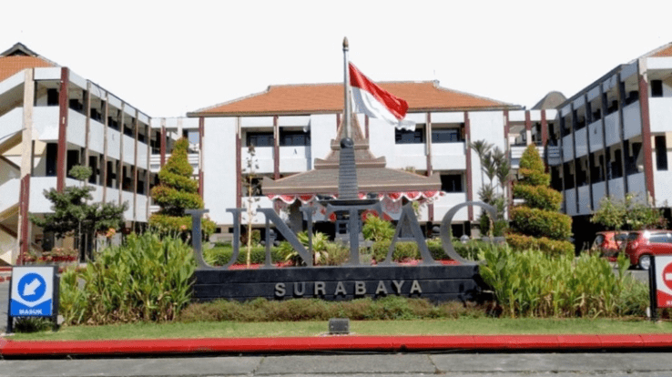 Kampus Universitas 17 Agustus 1945 di daerah Sukilolo, Surabaya.