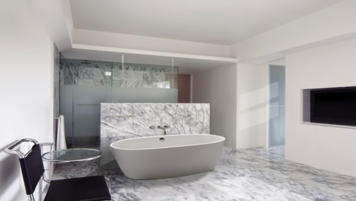 Jenis keramik lantai granit anti licin untuk kamar mandi (Foto: Pinterest/jlkbg.com)
