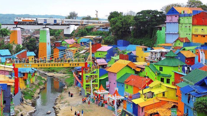 Spot Foto di Malang: Kampung Warna - Warni Jodipan, Blimbing