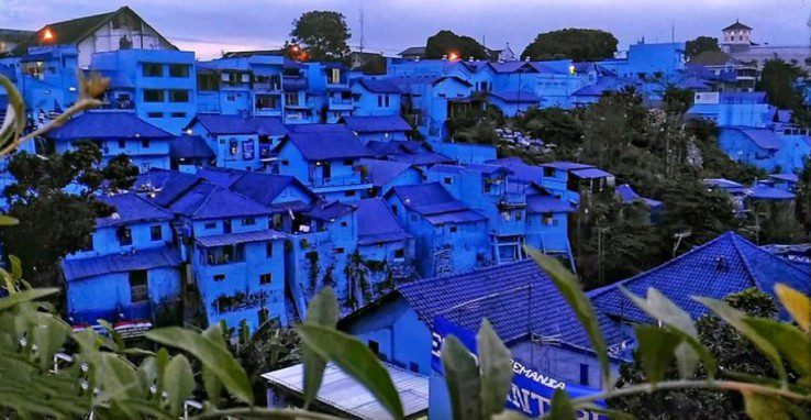 Spot Foto di Malang: Kampung Biru Arema, Klojen