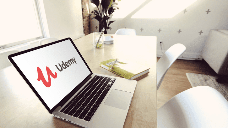 Udemy bisa Anda manfaatkan untuk mempelajari berbagai bentuk hal baru. (Foto: Edukatico)