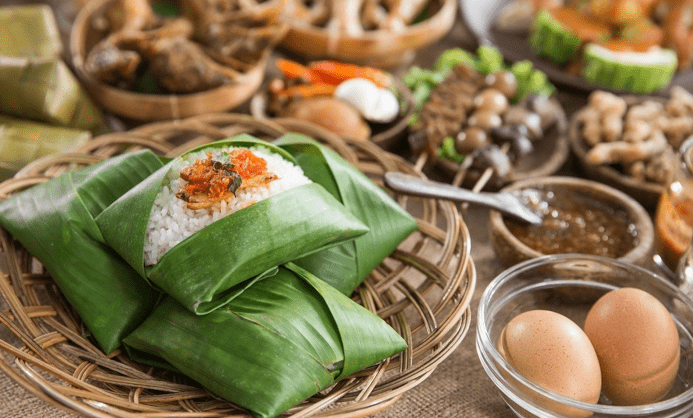 2. Kuliner Malam Semarang: Nasi Kucing Pak Gik