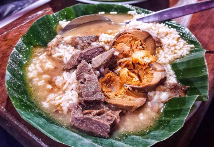 4. Kuliner Malam Semarang: Nasi Gandul Pak Memet