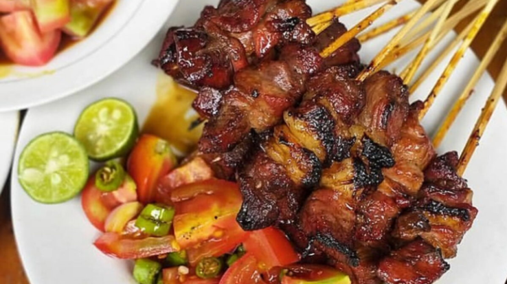 5. Kuliner Malam Semarang: Sate Kambing Pak Untung