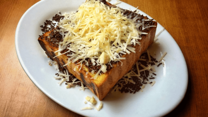6. Kuliner Malam Semarang: Warung Sedap Malam