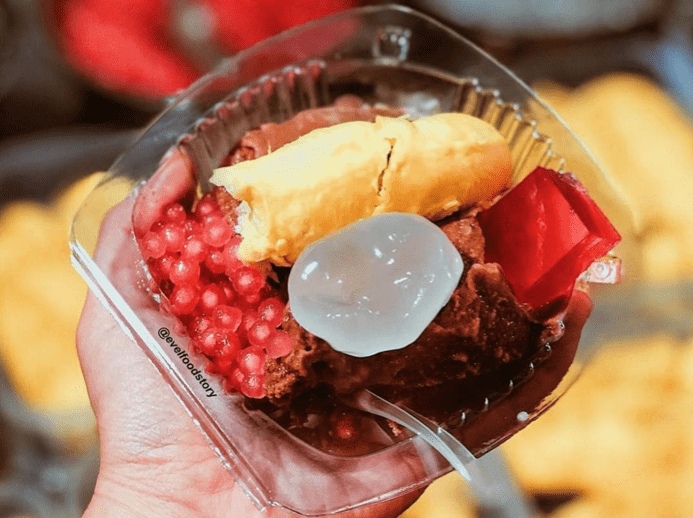 8. Kuliner Malam Semarang: Es Puter Cong Lik