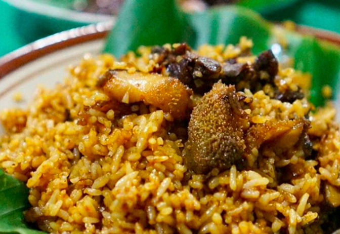 9. Kuliner Malam Semarang: Nasi Goreng Babat Hengky