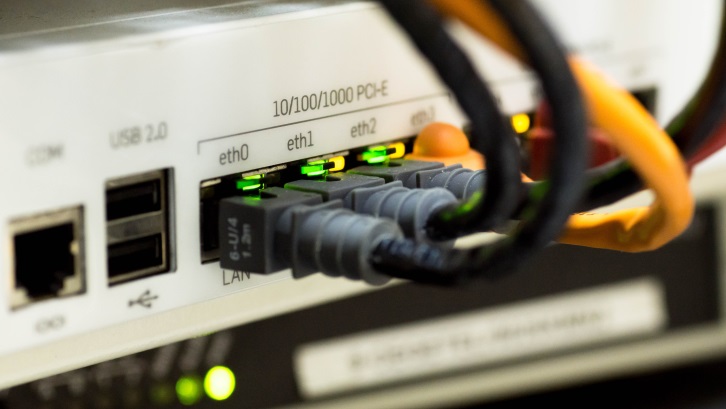 Cermatlah dalam memilih paket internet agar mendapatkan harga murah dengan kualitas memuaskan. (Foto: Pexels)