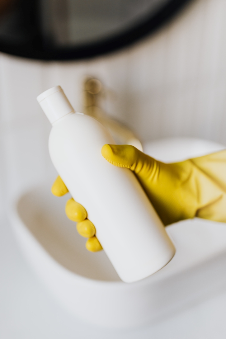 Formula yang dimiliki pembersih akan mempermudah Anda dalam membersihkan saluran air. (Foto: Pexels)