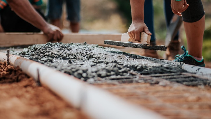 Semen jenis ini banyak digunakan untuk membuat jembatan. (Foto: Pexels-Rudolfo)
