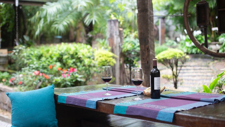 Taman belakang rumah minimalis sederhana dan elegan .(Foto:Pexels-Dalila Dalprat)