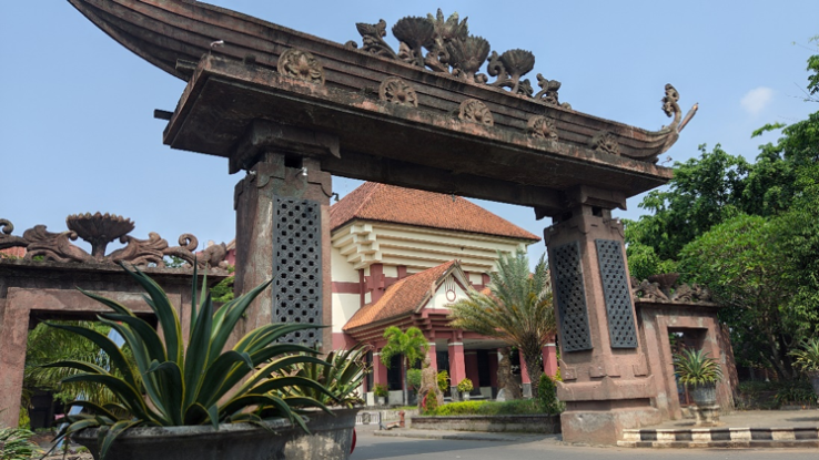 3. Universitas di Solo: Institut Seni Indonesia Surakarta 3. Universitas di Solo: Institut Seni Indonesia Surakarta