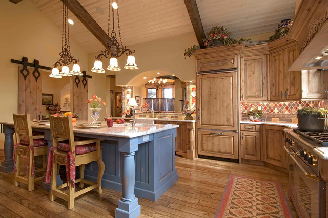 03 Dapur, emas dan kayu (markeldesigngroup.com)