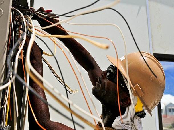 Pahami cara kerja listrik dan komponen pendukungnya, termasuk kabel listrik. (Foto: Pixabay)