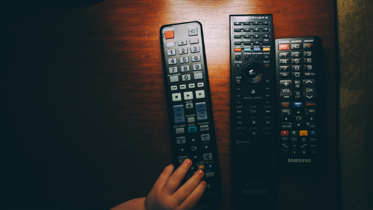 Berbagai perangkat elektronik di rumah Anda membutuhkan energi yang besar. (Foto: Unsplash)