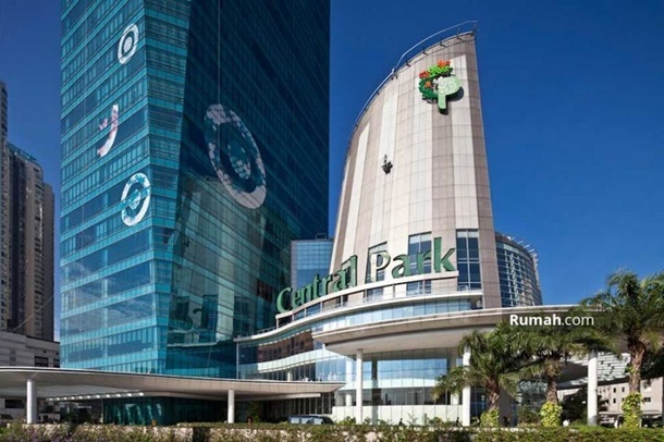Gedung perkantoran ini berada dalam kompleks yang terdiri dari mal hingga hotel. (Foto: Lapakfjbku.com)