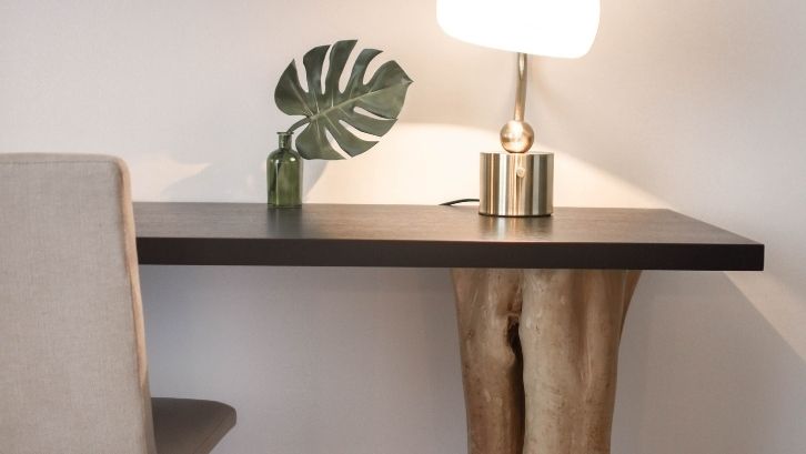 Manfaat kayu gaharu sebagai furniture, parfum, dan kesehatan (foto: pexels - Element5)