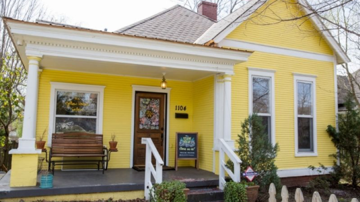 Warna Cat Rumah Bagian Luar yang Elegan Kuning