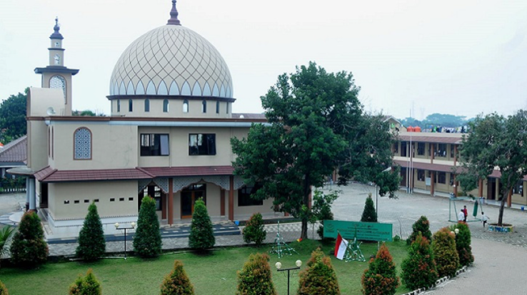 9. Pesantren di Jakarta: Pesantren Luhur Al-Tsaqafah