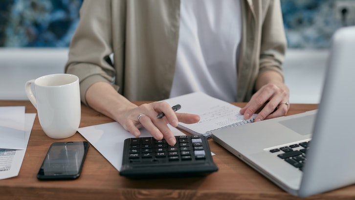 Menghitung RAB harus memiliki beberapa elemen penting (Mikhail Nilov-Pexels)
