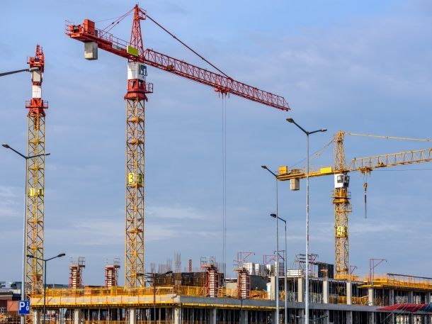 Pilihlah jasa kontraktor berlisensi yang memiliki pengalaman tepercaya. (Foto: Pexels)