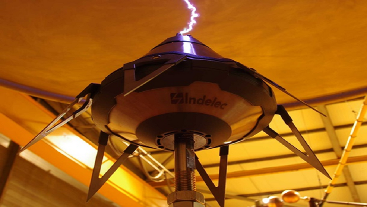Tipe elektrostatis dapat menangkal petir lebih besar. (Foto: indelec.com)