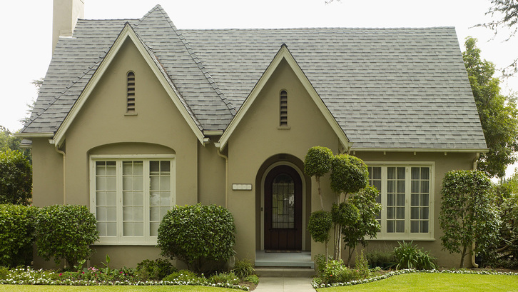 Warna taupe sebenarnya merupakan gabungan dari warna abu-abu dan coklat yang menghasilkan kesan kalem dan sejuk. (Foto: Behr.com)