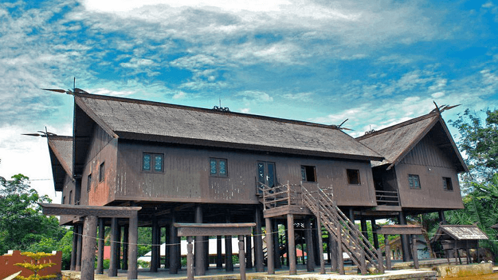 Rumah Betang terlihat megah. (Foto: indonesia.go.id)