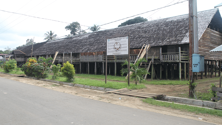 Rumah adat Kalimantan Timur Lamin sederhana. (Foto: BPCP Kaltim/kemdikbud.go.id) 