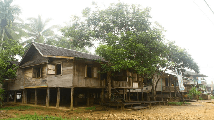 Rumah adat Kalimantan Timur milik Suku Dayak Wehea. (Foto: architecture.verdant.id)