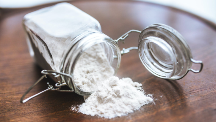Tepung maizena bisa menjadi salah satu cara mengusir semut. (Sumber: Pexels.com)