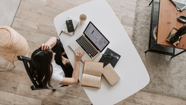 Kebutuhan utama pekerja freelance adalah situasi kerja yang nyaman. (Foto: Vlada Karpovich/Pexels)